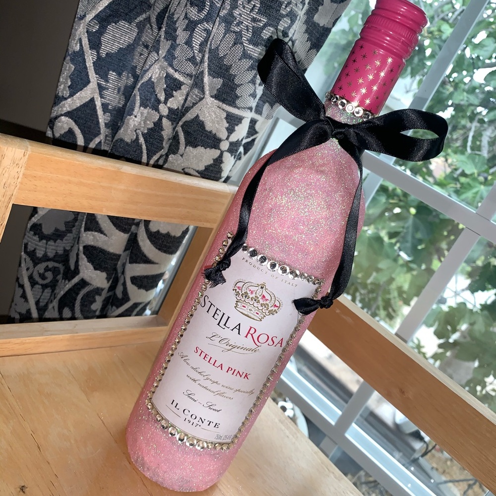 Stella Rosa custom glitter wine bottle!